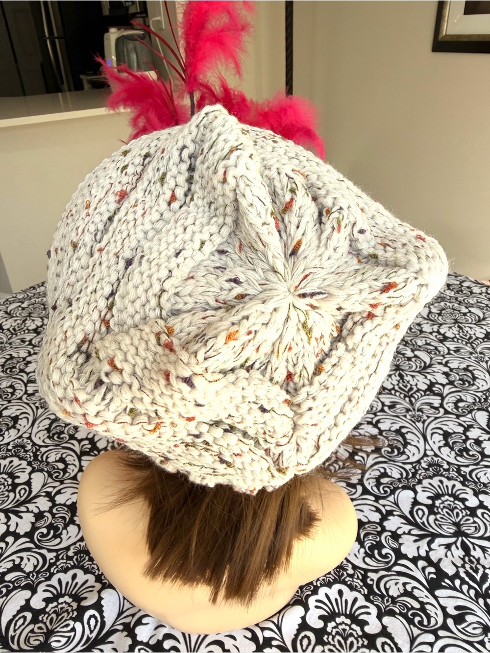 C.C. Exclusives Cream Tweed Knit Newsboy Cabbie Hat - Picture 5 of 11